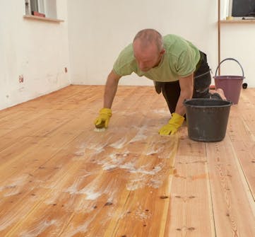 Lattian pesu puulattian hionta